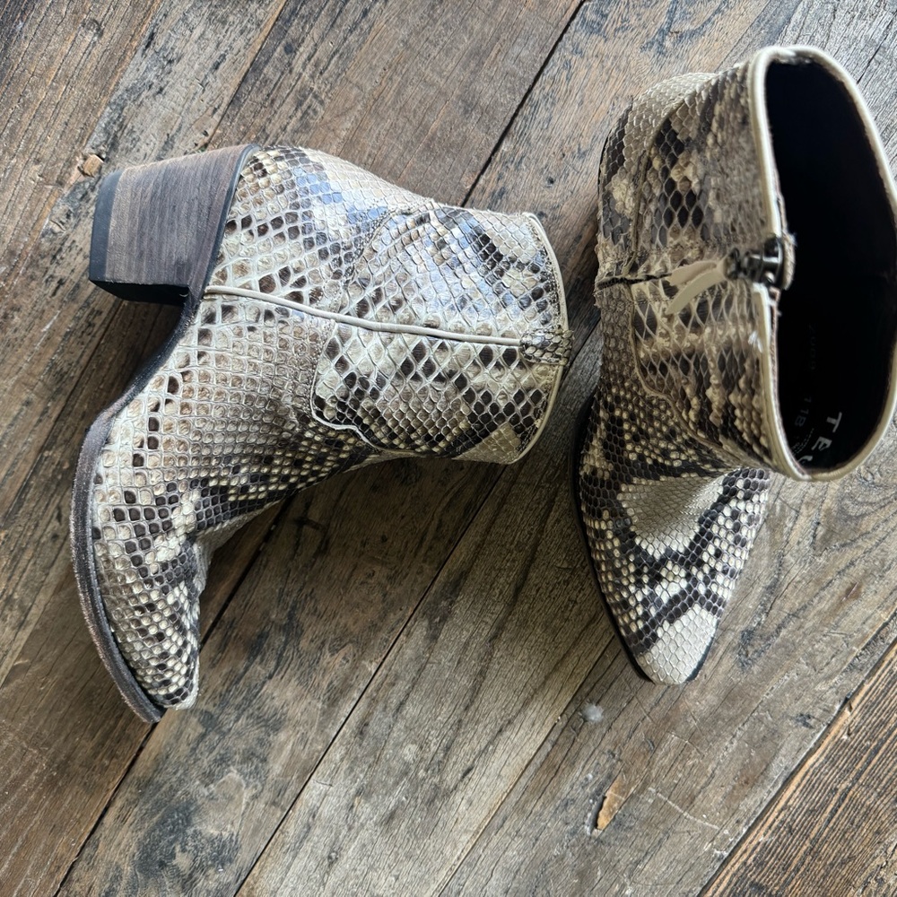 Tecovas Snakeskin-Pattern Ankle Boots in Cream and Black - The Daisy Sz 11 - Picture 4 of 4